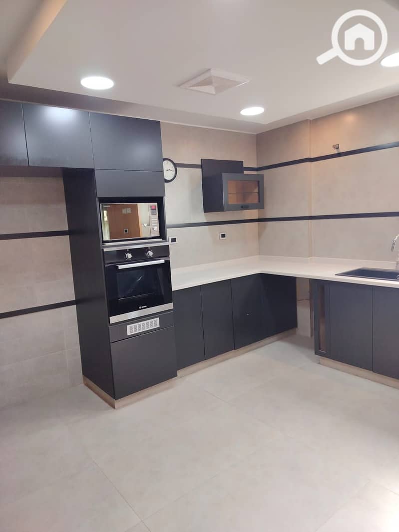 15 d09a53dc-0dd7-4759-adfa-3db3f60c9c62. jpg