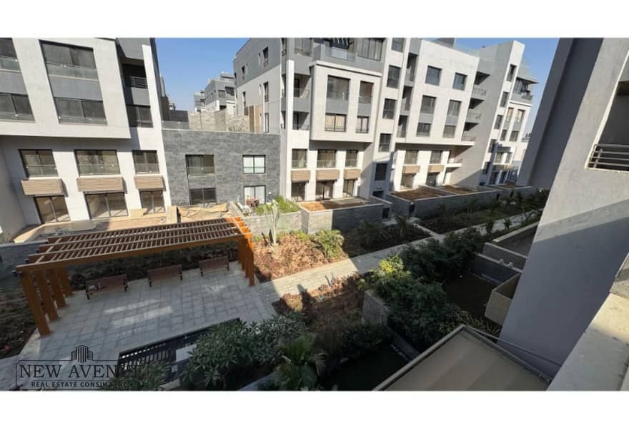 13 d572b9d5-1cda-4162-bfc8-c7862ec2b5c3. jpg