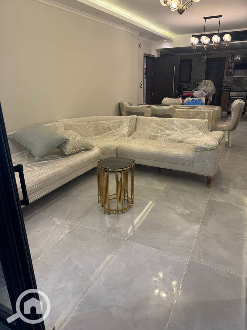 10 87901178-b3b1-44e3-b583-f9fe1b2e13ca. jpg