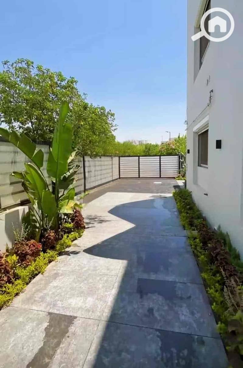 2 340faa4b-3b95-41b2-bd93-a8bef7e76bbd. jpg