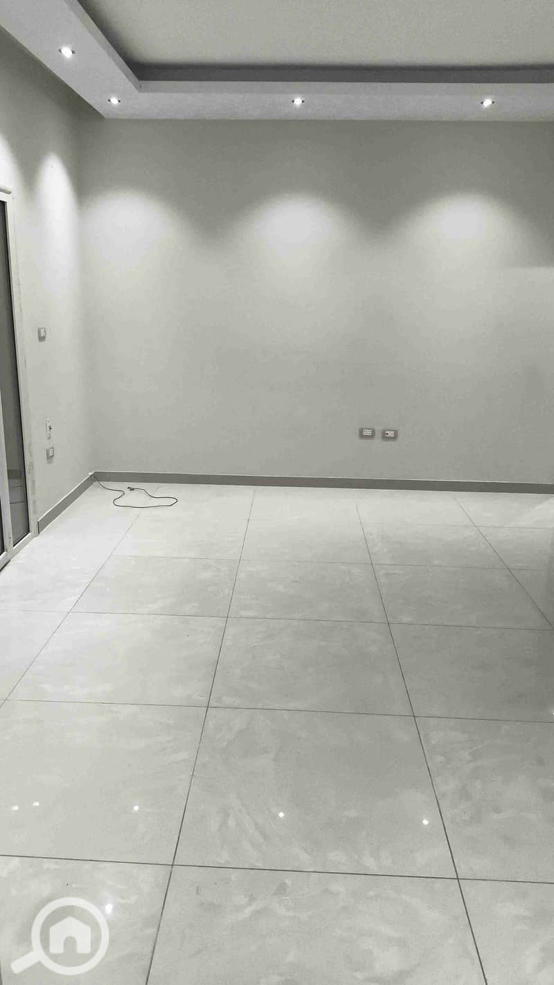 1000282735. jpg 1000282735. jpg