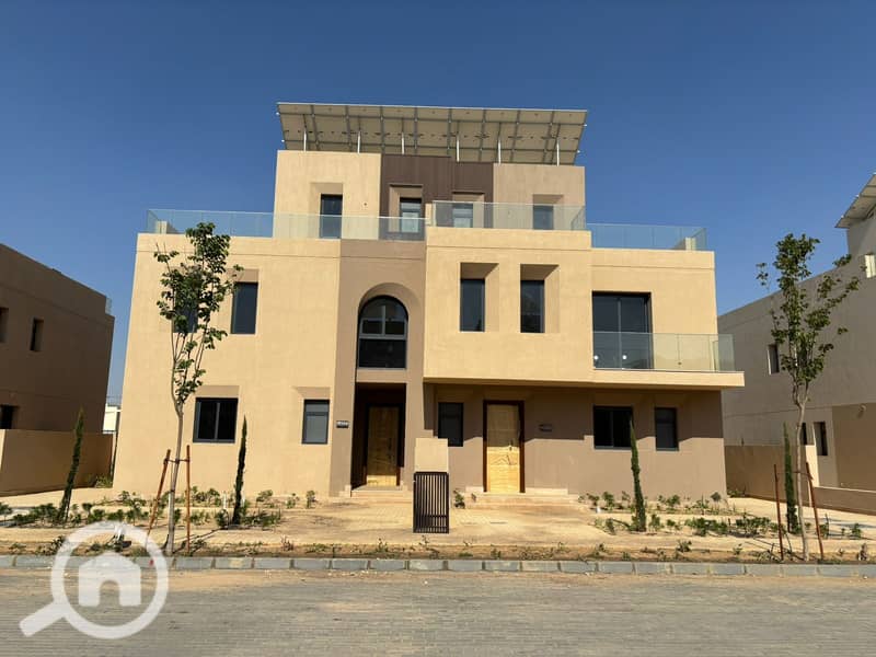 4 cb2d61a5-f9a8-4d0f-ae73-46624a2b1983. jpeg