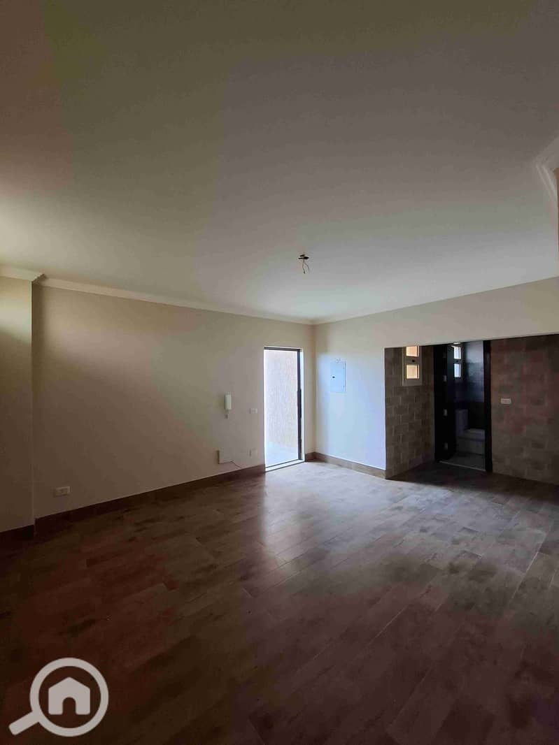 1000478033. jpg 1000478033. jpg