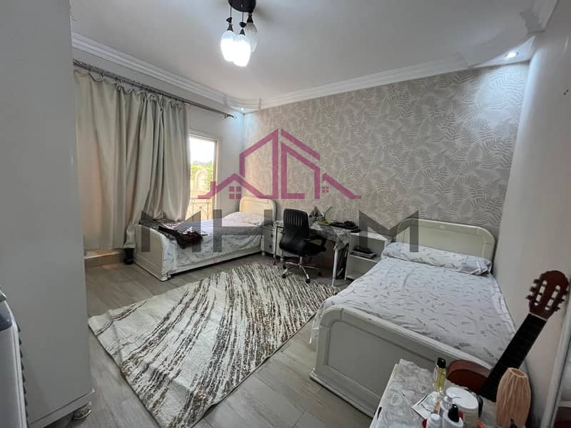 14 photo_5816552206591789957_y. jpg