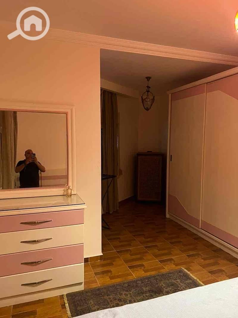 12 698fbf7d-2039-4f41-b1b7-5f58f5708e85. jpg