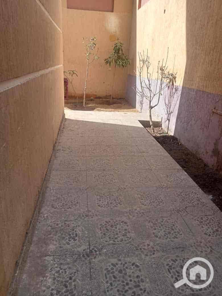 4 7027f746-6ea6-4429-b2a1-a59d7ec2243d. jpg