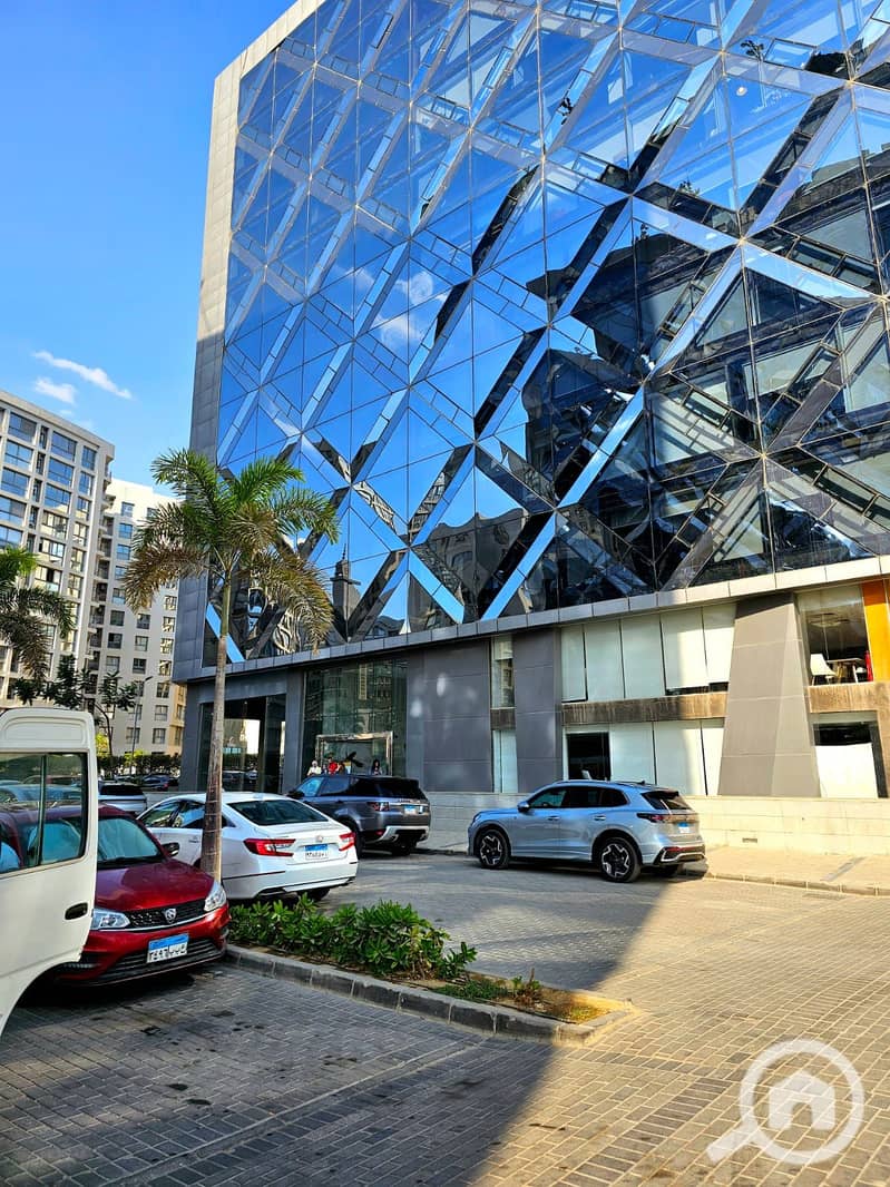 10 WhatsApp Image 2025-11-04 at 11.27. 37 PM. jpeg