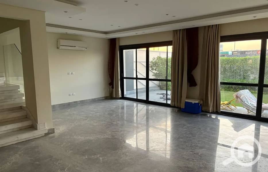 3 7470113-f0e1eo_1400x900. jpg