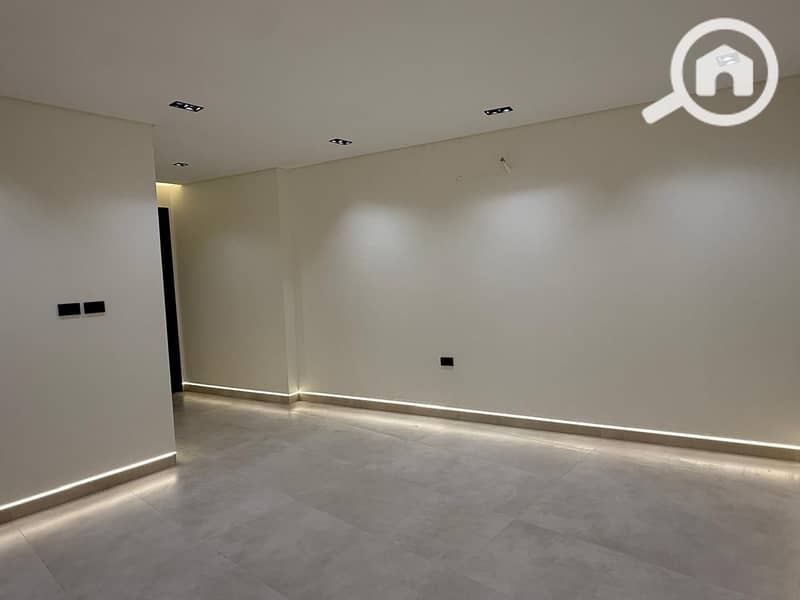 10 WhatsApp Image 2025-11-06 at 10.52. 03 PM. jpeg