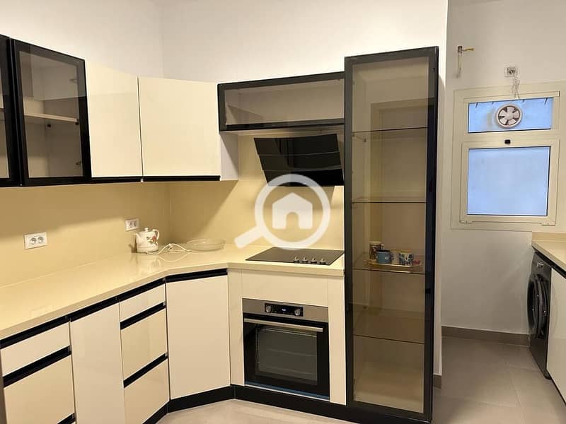 7 c719b588-3e5b-4af1-b94a-661a67a29c24. jpeg