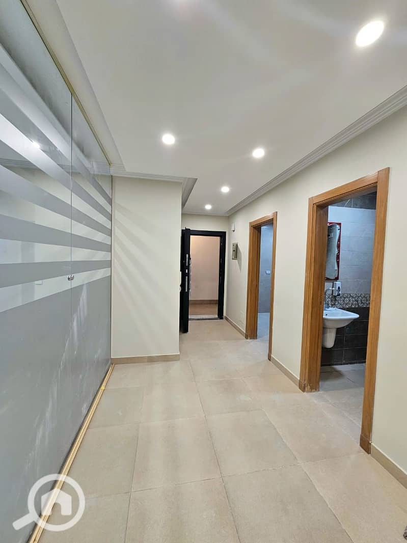 6 WhatsApp Image 2025-11-07 at 9.12. 03 PM (3). jpeg