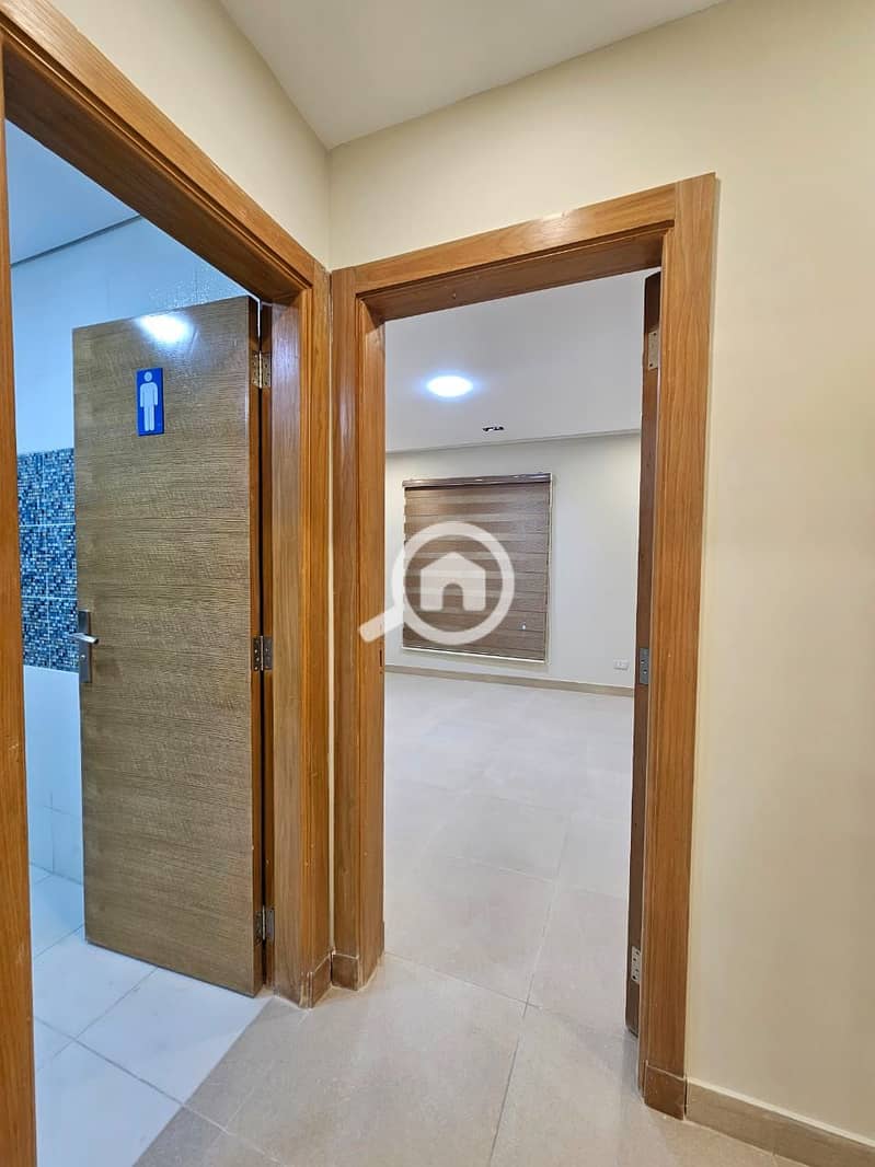 8 WhatsApp Image 2025-11-07 at 9.12. 03 PM (1). jpeg