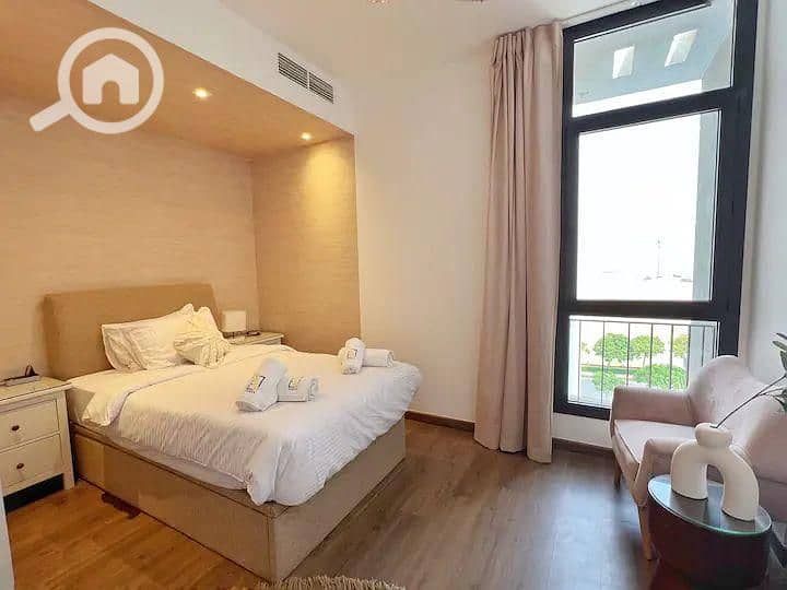 4 71f7645c-9430-49b0-a1d4-68db427510e9. jpg