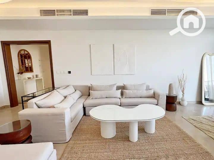 8 2e78ddc4-ae45-421a-bd30-66a916f48403. jpg