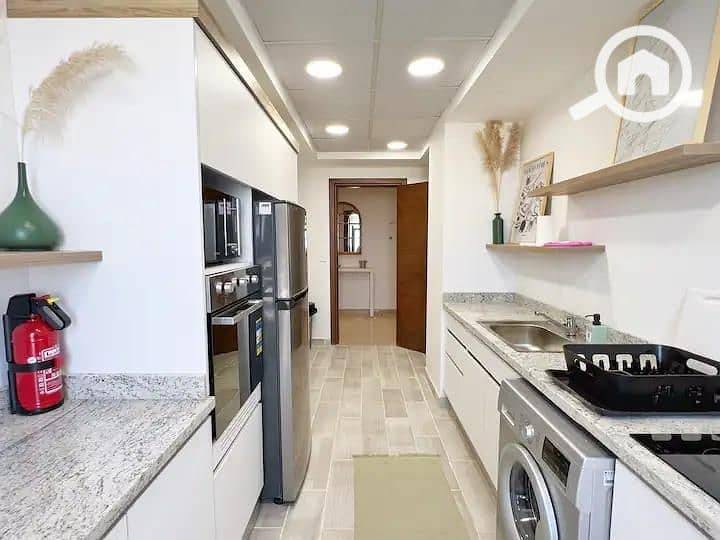 18 e4c5609b-5aa6-4db2-adf5-037a044a83e3. jpg