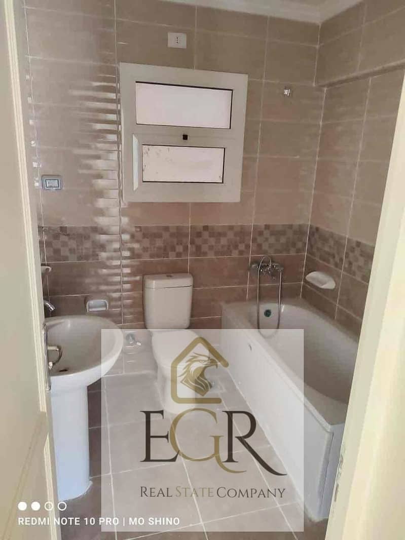 2 0863f48c-c501-4146-83a2-c44ec7e92a2f. jpg