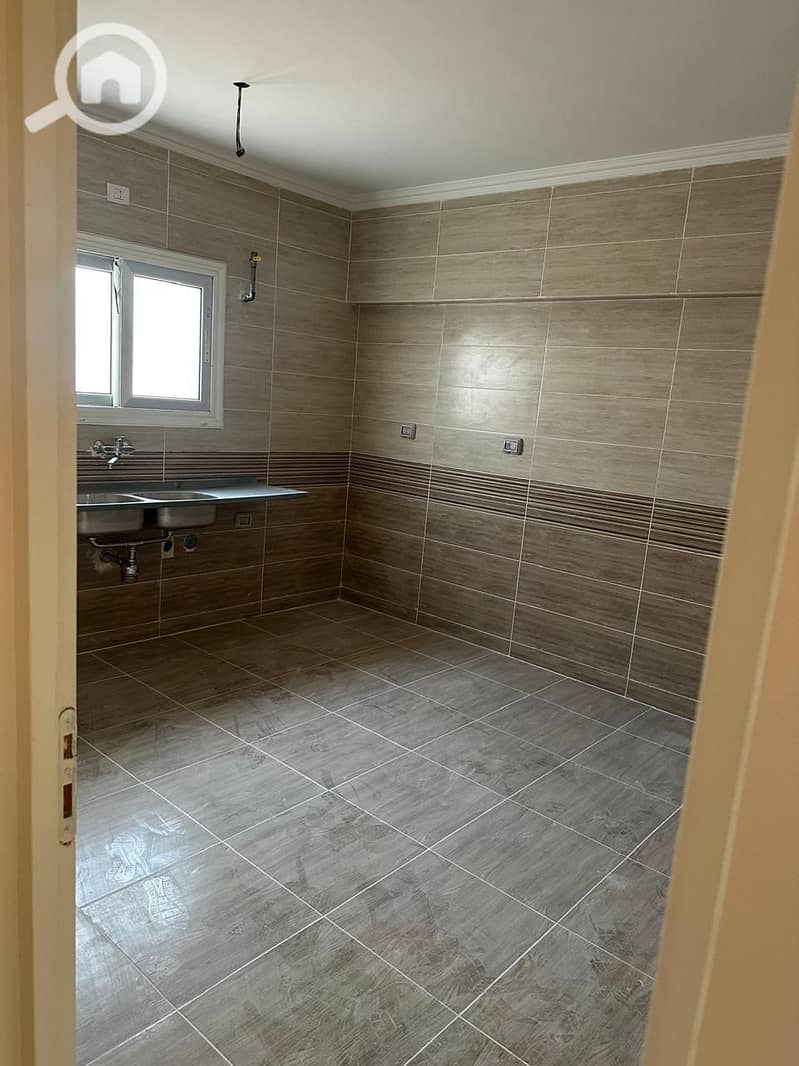 4 4917d0f7-f653-4f49-be1f-0aaff41e166c. jpg