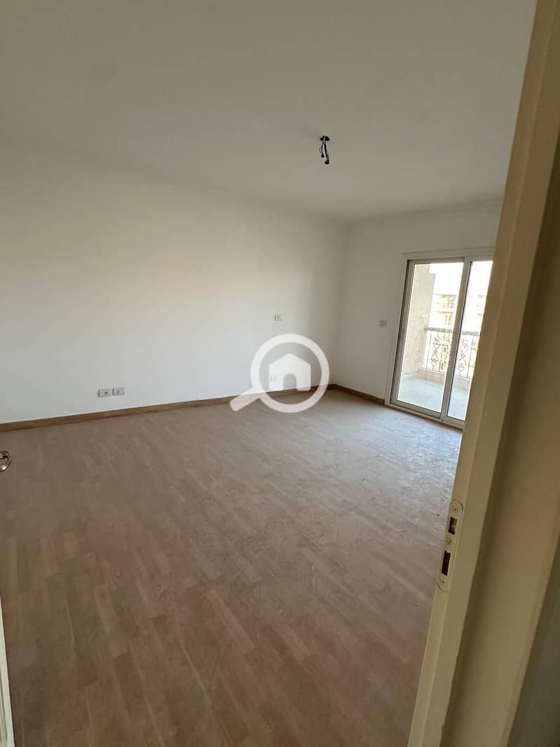 7 d5763eed-a8ee-43ab-8b96-7616618fcd4b. jpg