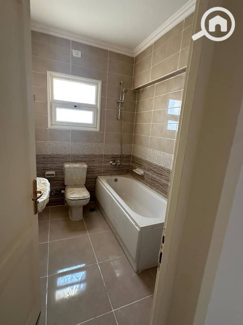 8 e691436a-a7b1-47af-b7f3-a5f5978a3869. jpg