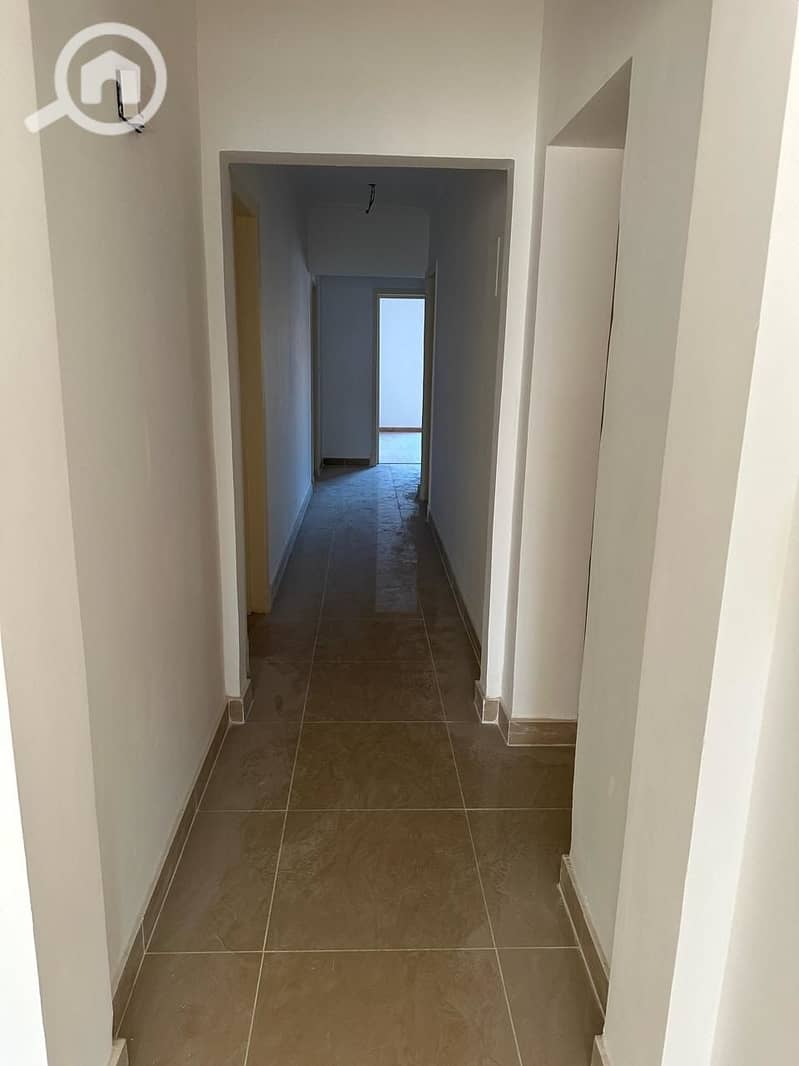 9 fdb9bdb7-ecc8-4e4f-a080-cb1decf041f1. jpg