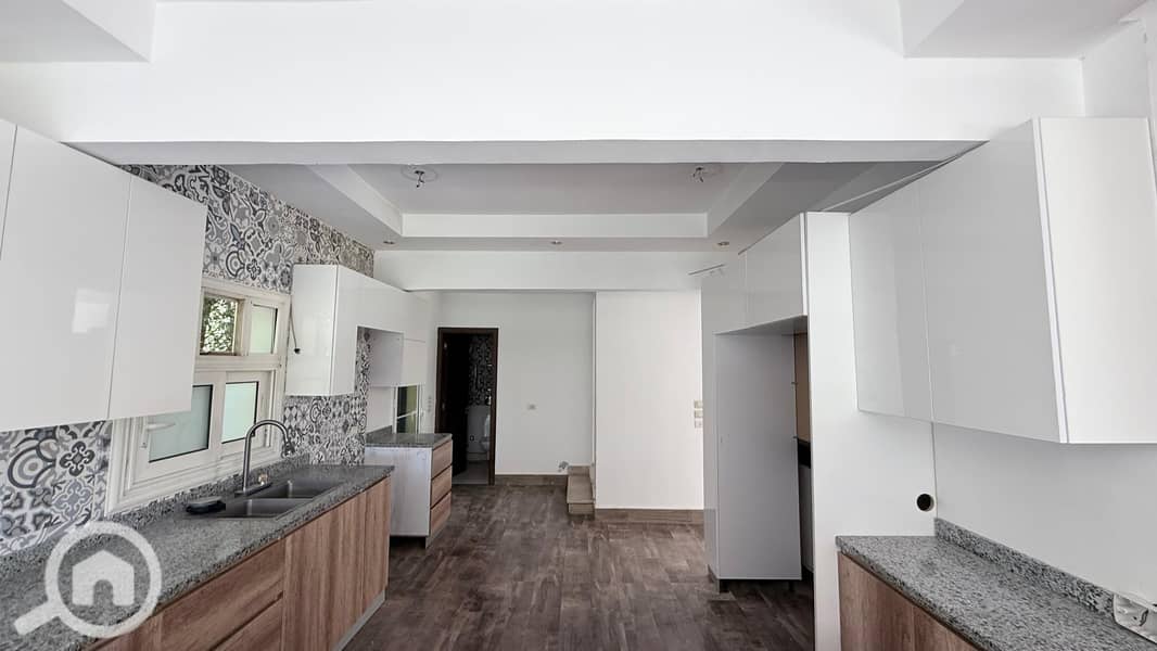 16 b9b6fb22-814e-47a0-97e1-3ef137da1ca8. jpg