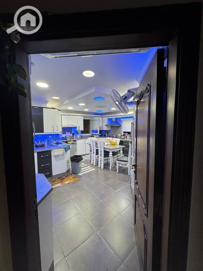 6 2dfbe8f9-97cc-4dd8-8d1c-5901d50b82d7. jpeg