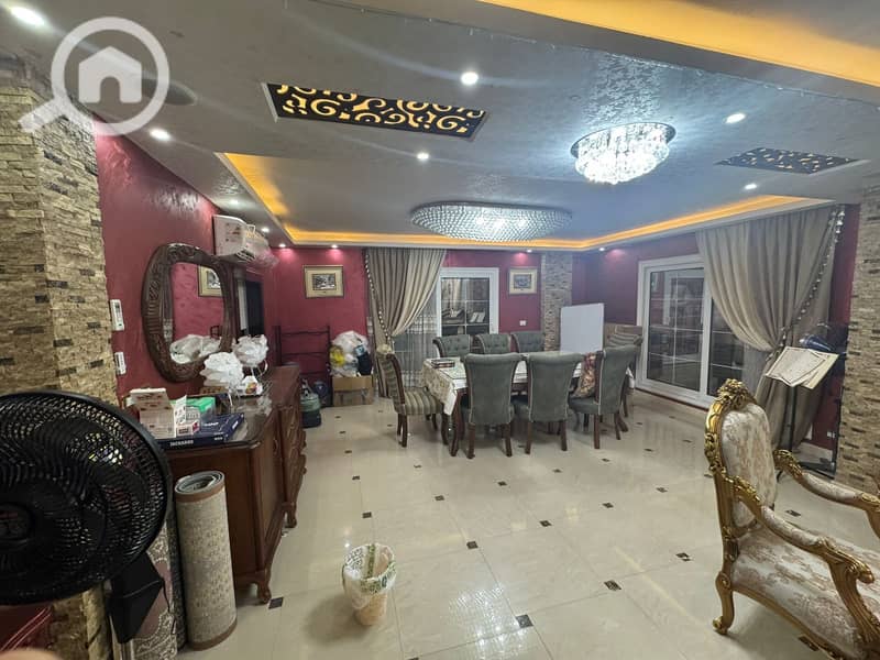 16 b2ddf139-351b-4fe9-a426-c94509bc24ba. jpeg