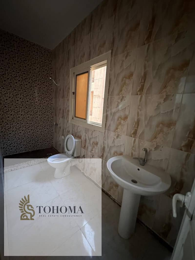 4 c2a9f459-52b6-45ca-95f6-066b2096f47d. jpg