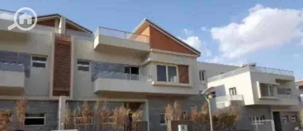 12 c3b8585f-92d0-48e7-b506-b5698d7e4613. jpg