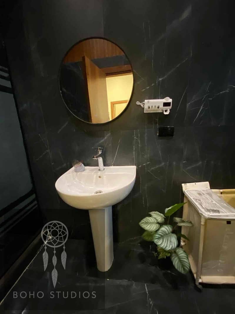 22 9839401f-a994-4e96-b684-27fcb2f17638. jpg