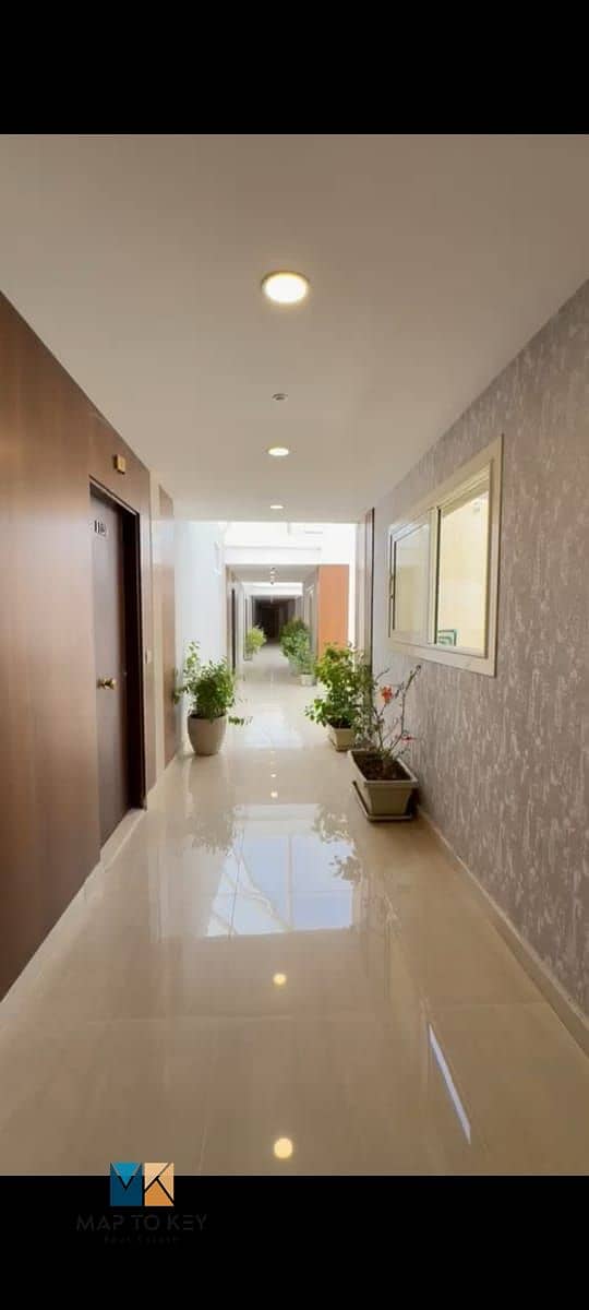 18 c503a239-4ced-4ef5-bfc7-e3bba0d5b708. jpg