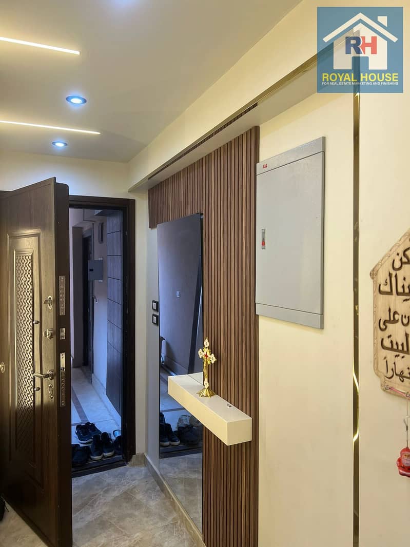 8 f0aa4c4f-301a-4560-9b41-84b6a507b250. jpg