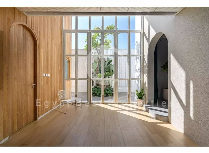 6 4695271-a933co. jpg