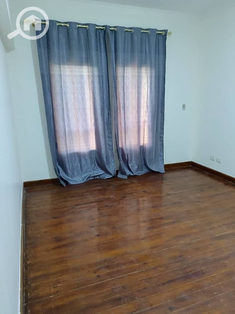 8 8f05a4fe-6b15-47ef-9c3c-5f0f474edd56. jpg