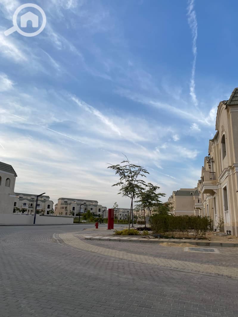 4 4155b0eb-1672-4d28-8f2b-60a8511d08de. jpg