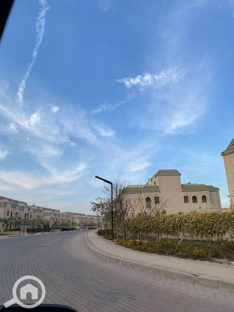 9 c9364ada-16f0-45b3-9dcc-c7c1e3aaa037. jpg