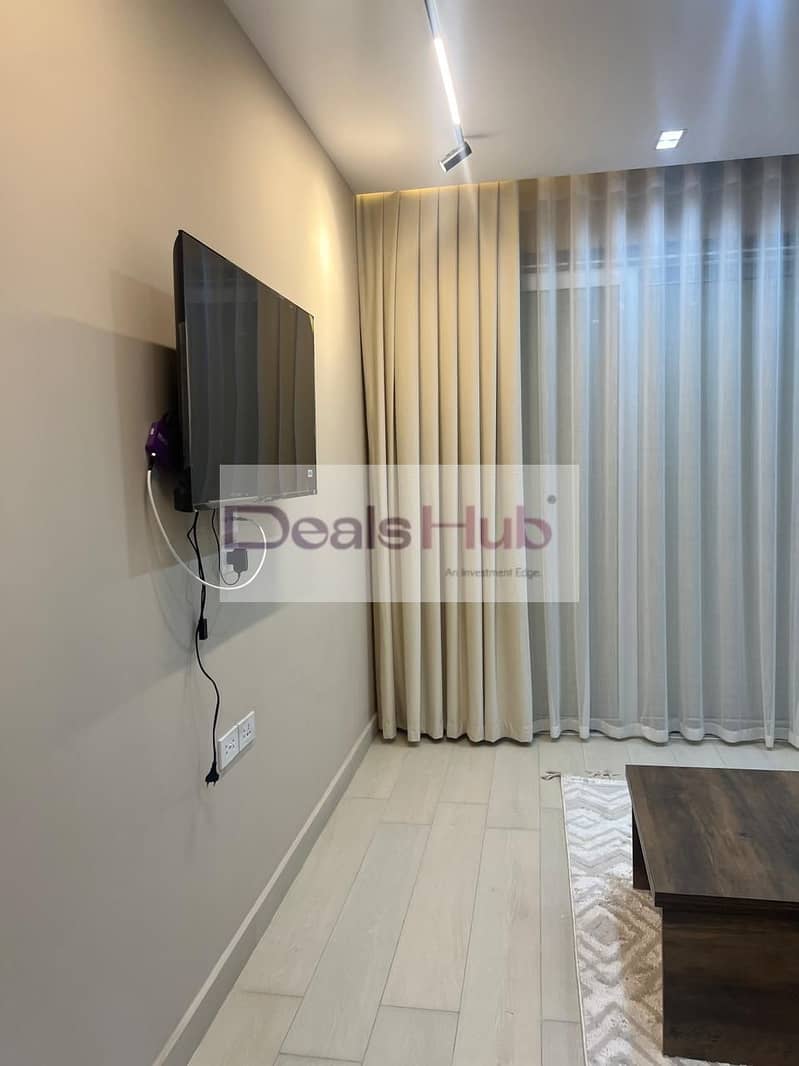 8 4e658f72-3e02-4a68-a536-71050cbe53d8. jpg