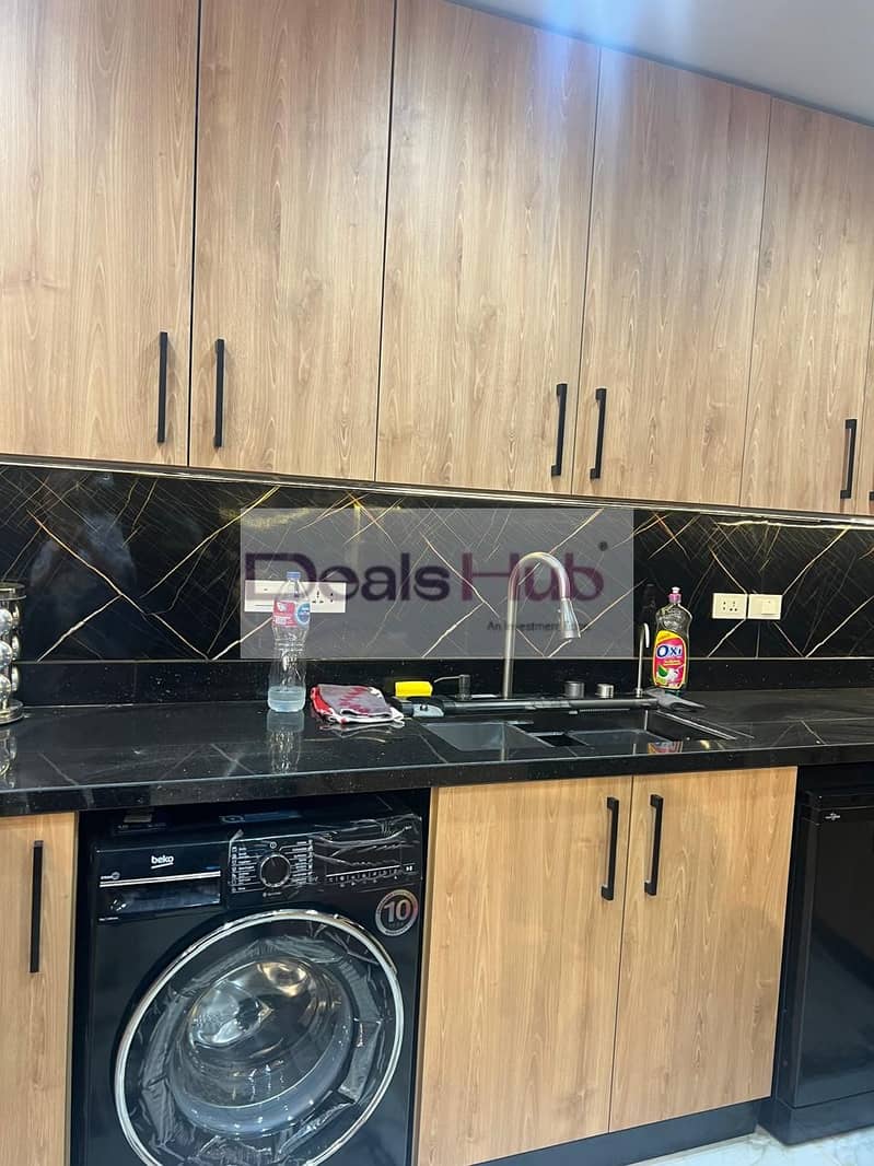 17 63183d12-ac90-4215-b399-8d75cf5a7969. jpg