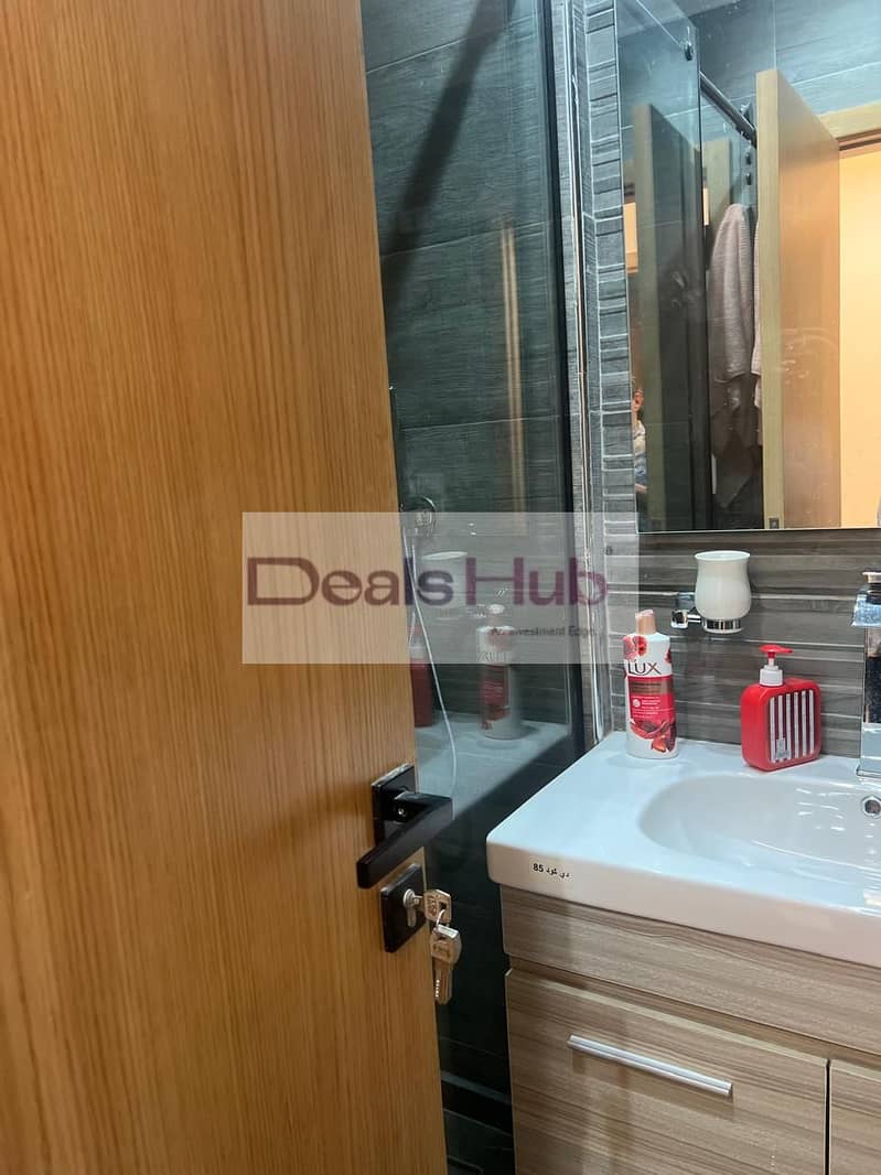 24 b51c61a1-7670-4f12-bb44-5d729f0c6963. jpg