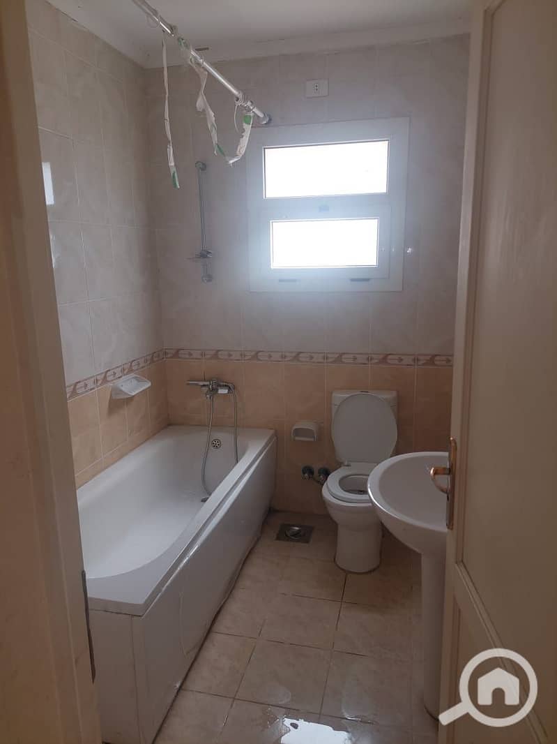 6 9583f80b-6327-46e6-8e58-7f333a59a5a3. jpeg