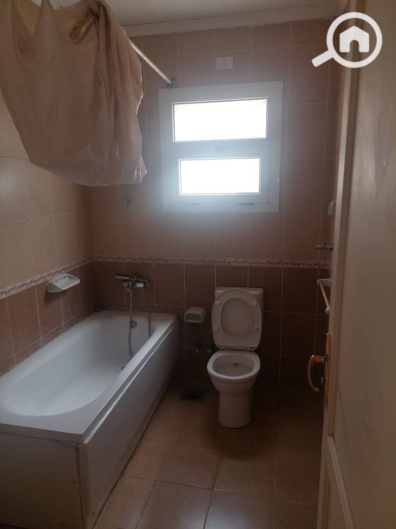 8 df64c028-7ff2-4bea-b0d8-8ccb84449d53. jpeg