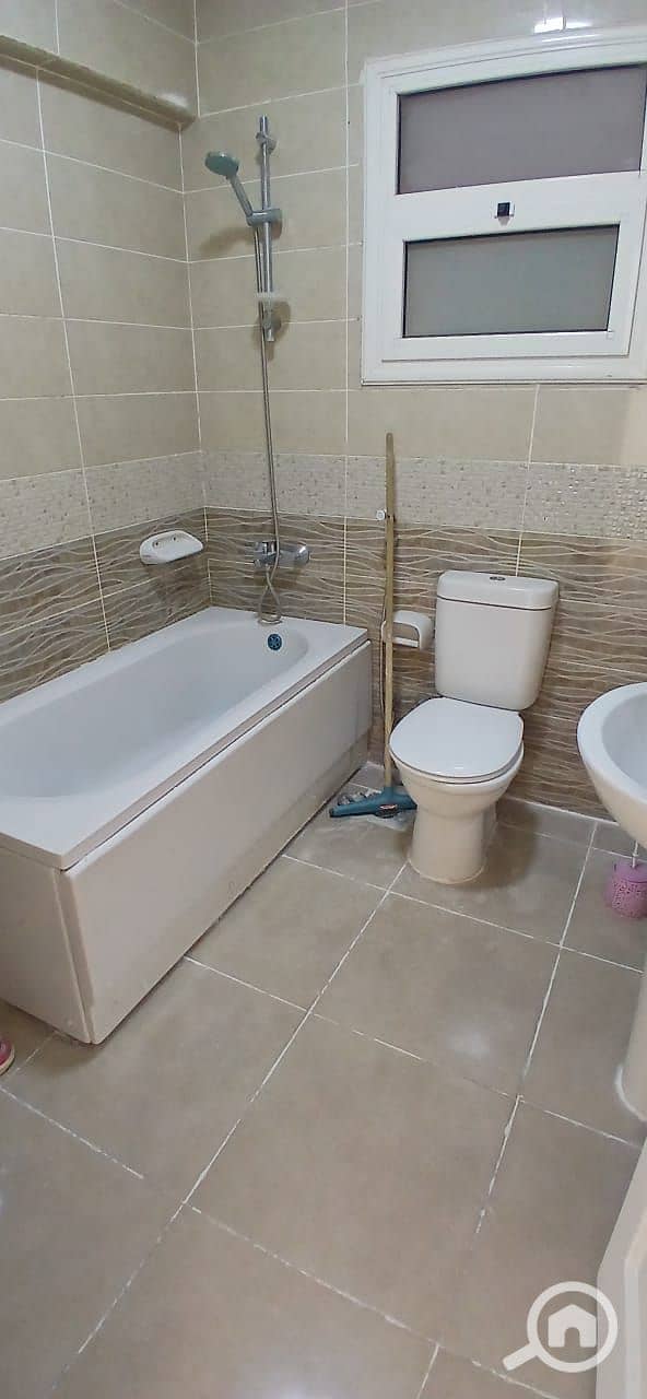 8 c245c3c8-b6e5-423e-9795-56eab41c52bd. jpeg