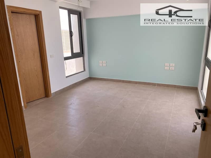 8 WhatsApp Image 2025-11-15 at 4.58. 10 AM (4). jpeg