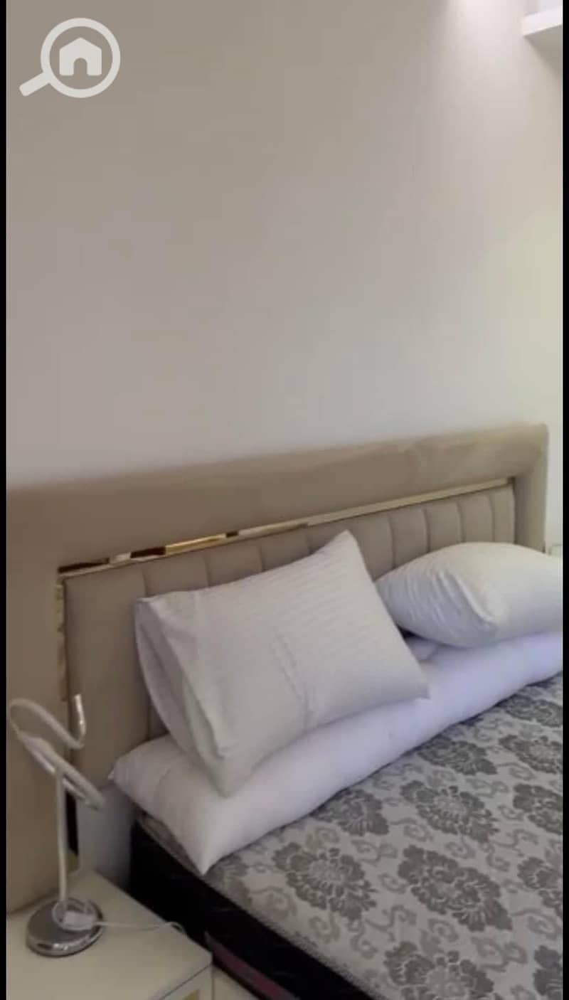 8 a5302906-530b-4626-bc19-ed1084e1e3c8. jpg