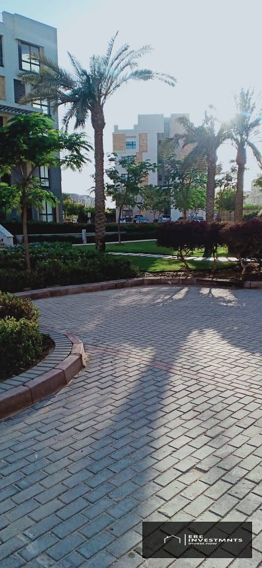 13 af7a7494-6c7d-4f13-83f3-bc096a599602. jpg