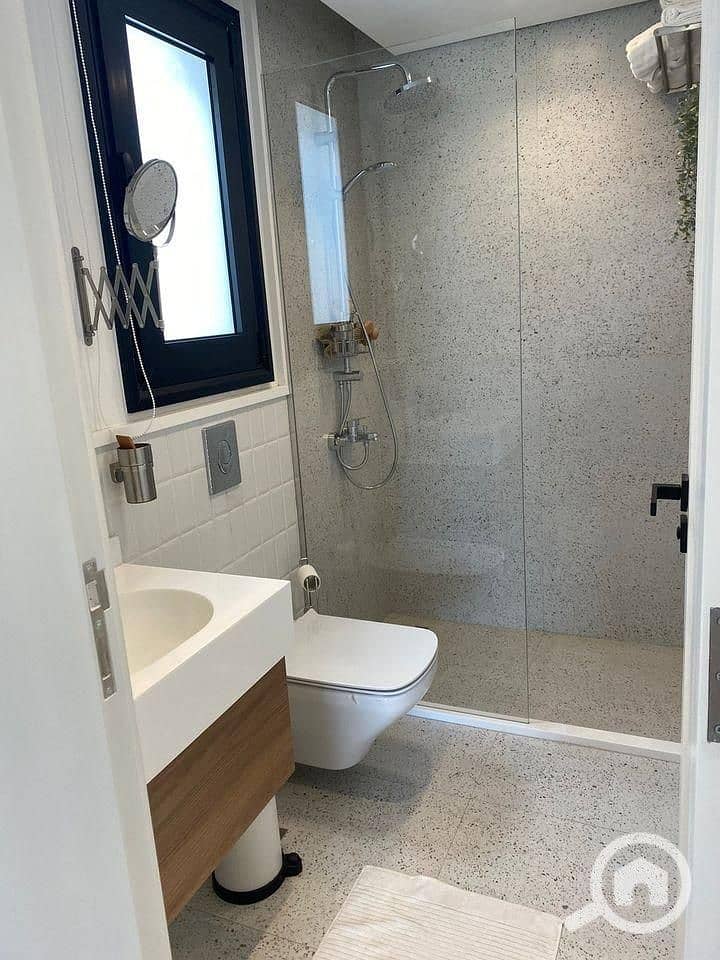 8 6ba48413-3e20-4137-98cb-5378fe92a795. jpg