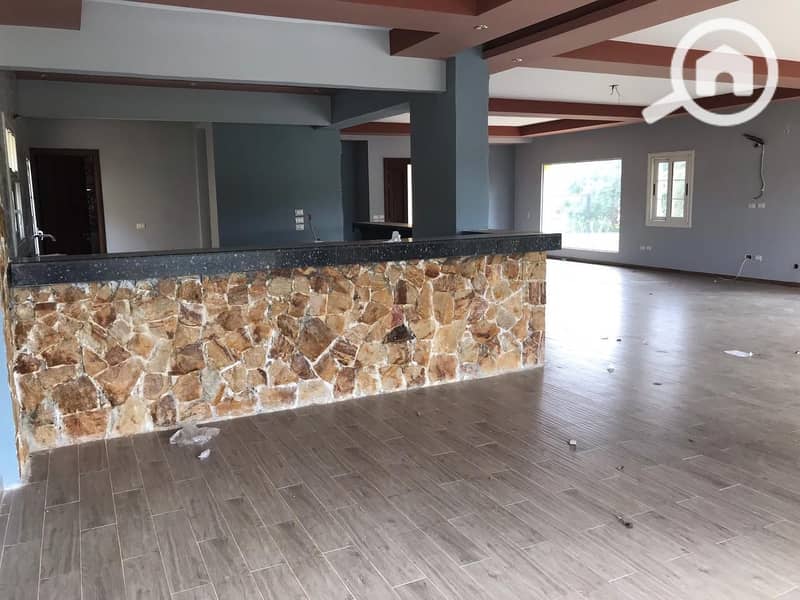 14 af5cc6f0-f9e9-425b-8a4e-336186eada27. jpg