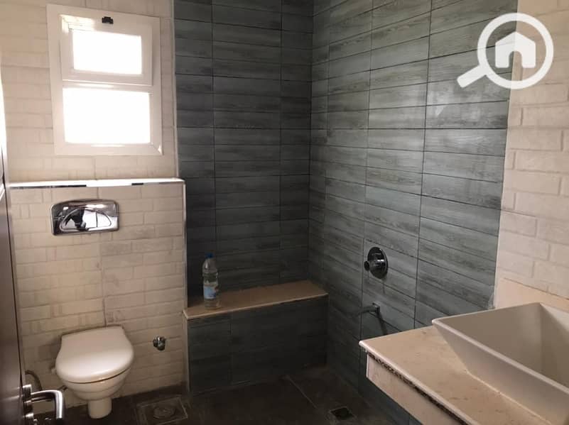 16 e493c3bb-f09b-4ff5-9242-db706a527d3e. jpg