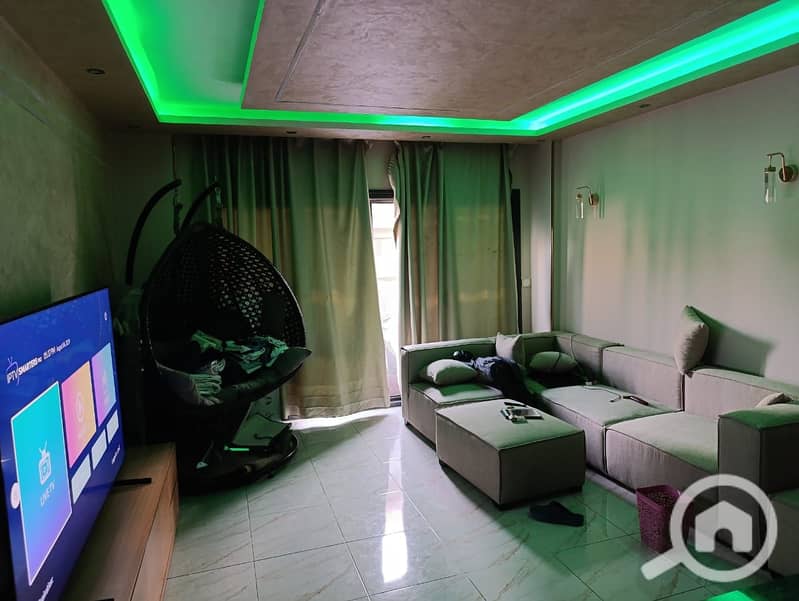 8 bbd4bf63-d789-48b9-b1bc-909d0e0b8b28. jpg