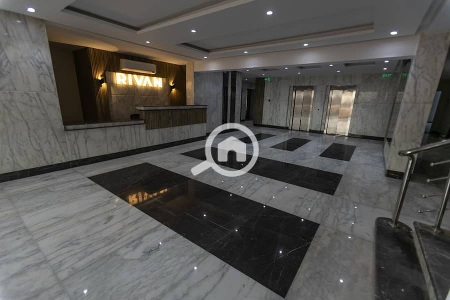 2 e2fc8f6b-50e9-49c0-b164-8e8696385ad1. jpeg